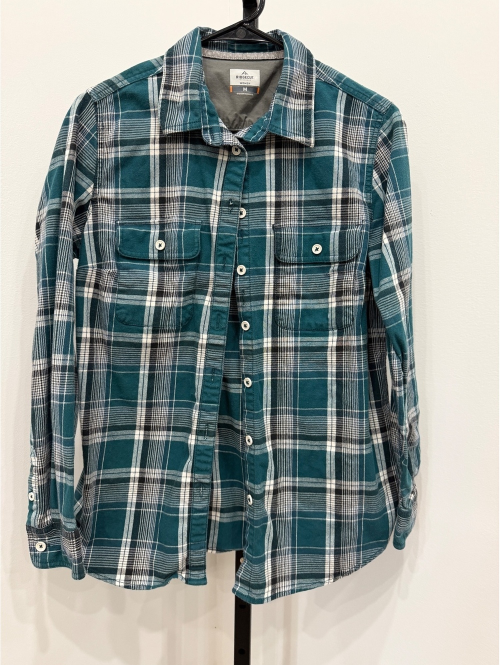 Ridgecut Women's Medium Green Plaid Button-Up Shirt